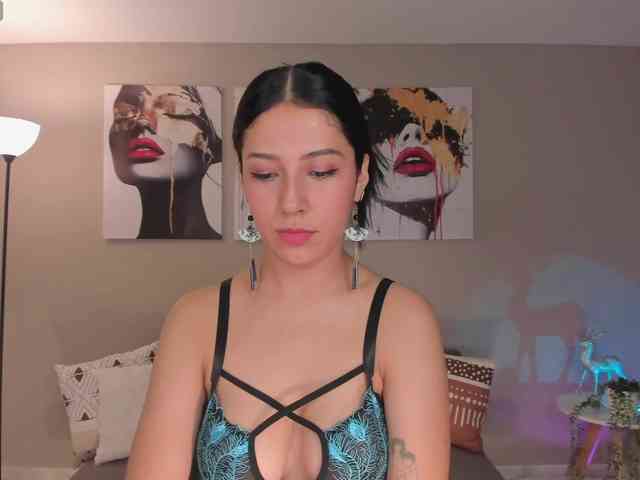 LelaWest webcam