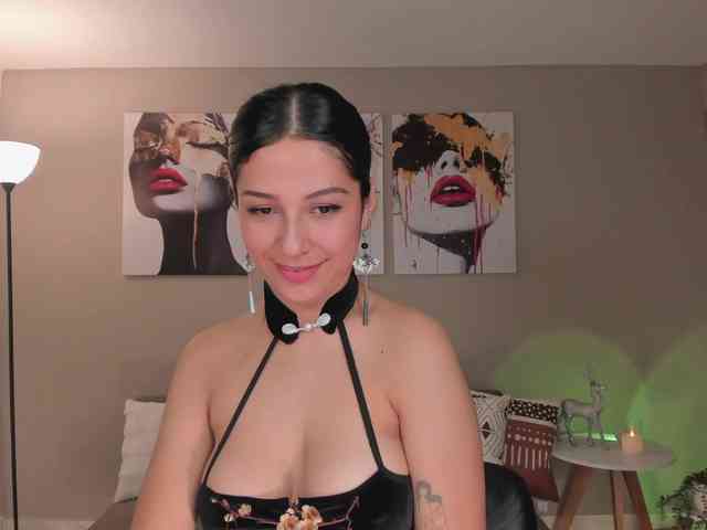 LelaWest webcam