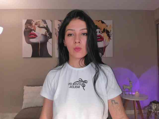 LelaWest webcam