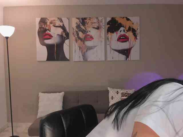 LelaWest webcam