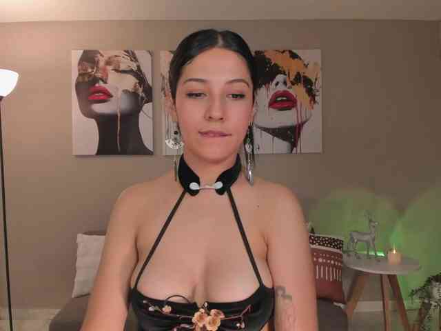 LelaWest webcam