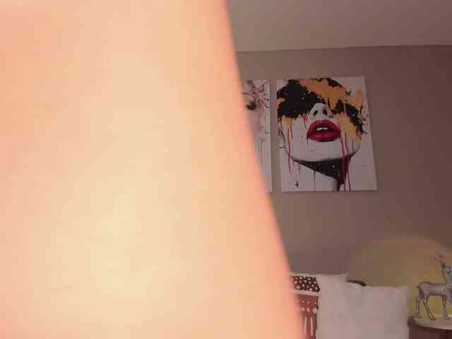 LelaWest webcam
