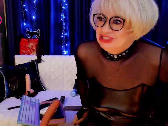 PrettySofi1 live cam on BongaCams