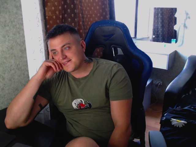 SexGuru999 live cam