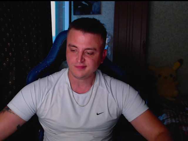 SexGuru999 live webcam show