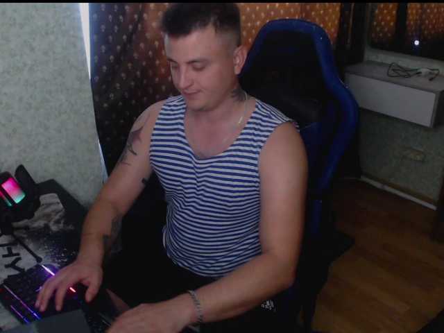 SexGuru999 live webcam show