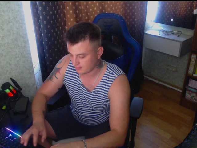 SexGuru999 live webcam show