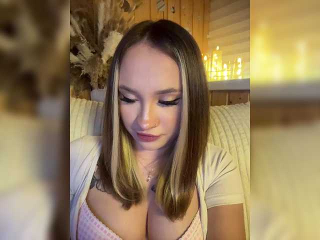 -Bombshell- live cam on BongaCams
