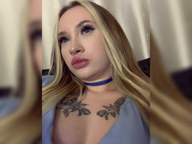 -Bombshell- live cam