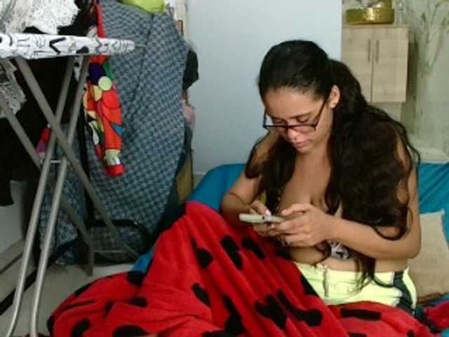 aisha5 live cam on BongaCams
