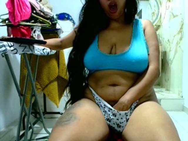 aisha5 live cam on BongaCams