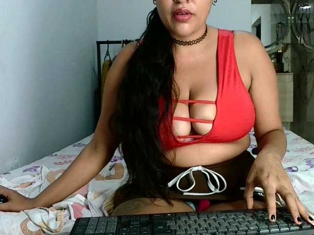 aisha5 live cam on BongaCams
