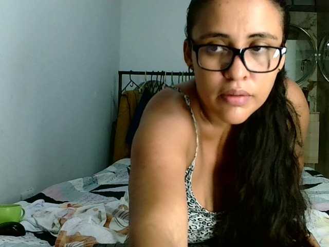 aisha5, en vivo ahora en BongaCams