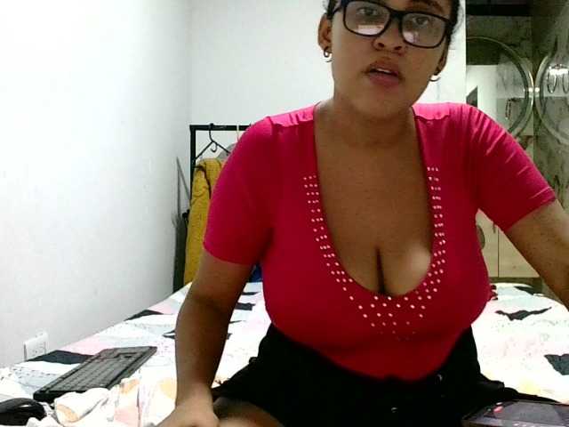 aisha5, live now on BongaCams