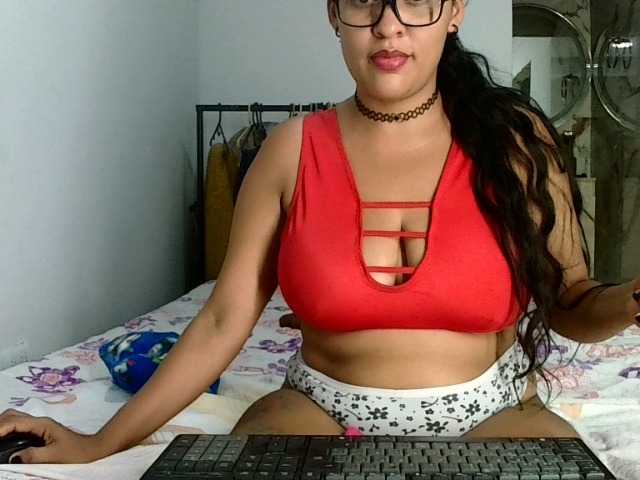 aisha5 live cam on BongaCams