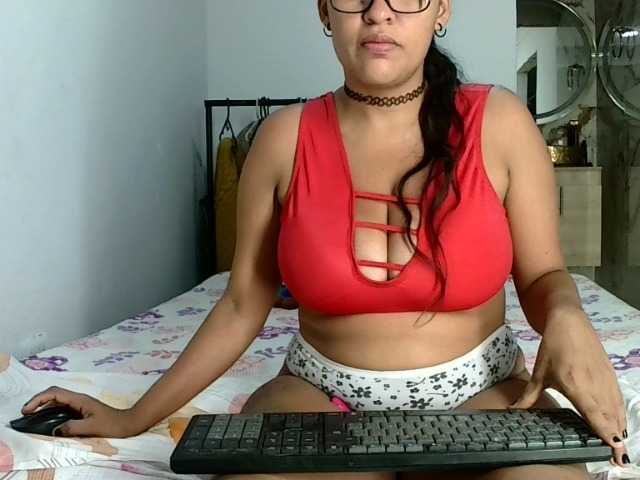aisha5 live cam on BongaCams