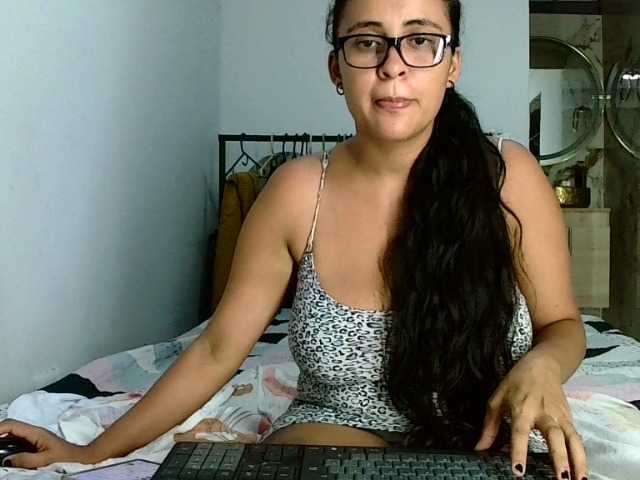 aisha5 live cam on BongaCams