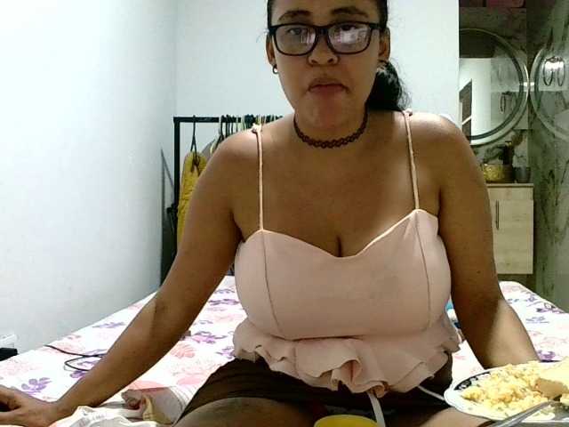 aisha5 live cam on BongaCams