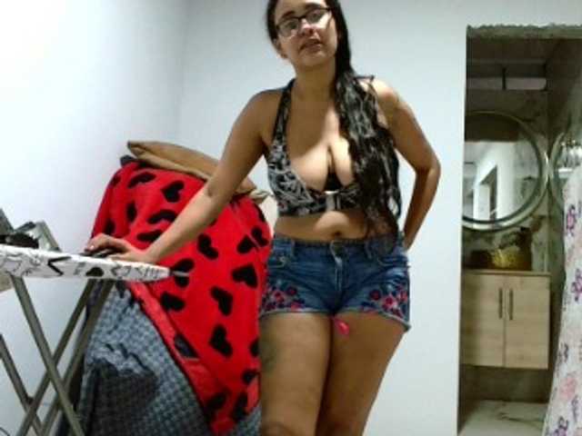 aisha5 live cam on BongaCams