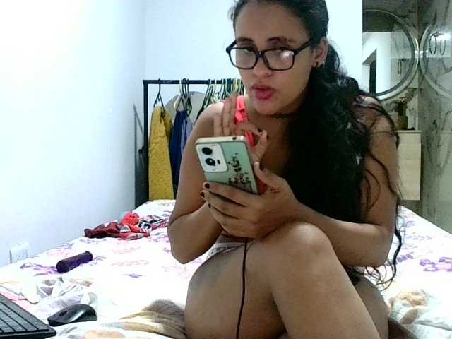 aisha5 live cam on BongaCams