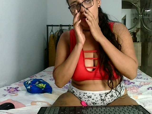 aisha5 live cam on BongaCams