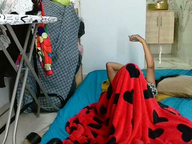 aisha5 live cam on BongaCams