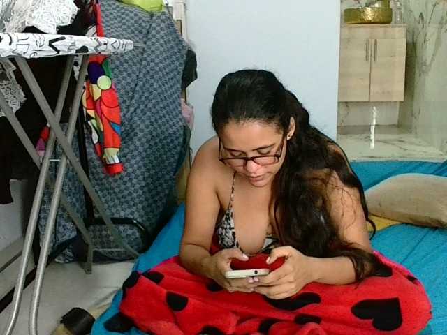 aisha5 live cam on BongaCams