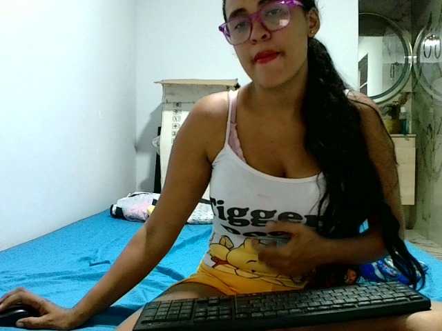 aisha5 live cam on BongaCams