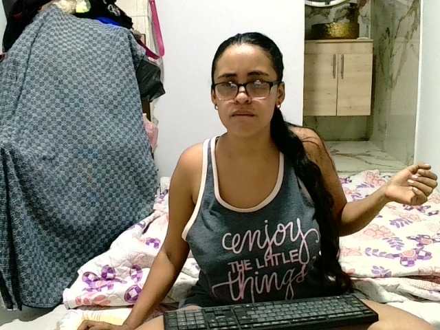 aisha5 live cam on BongaCams