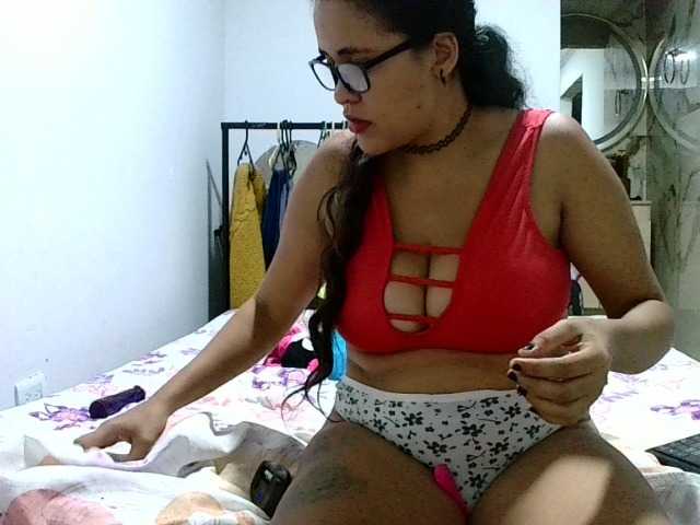 aisha5 live cam on BongaCams