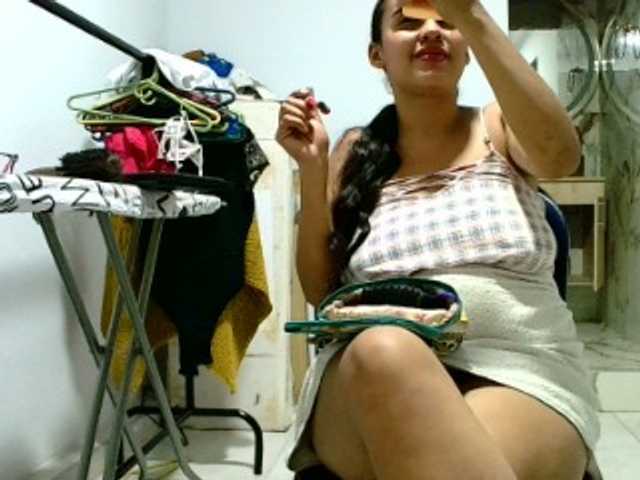 aisha5 live cam on BongaCams