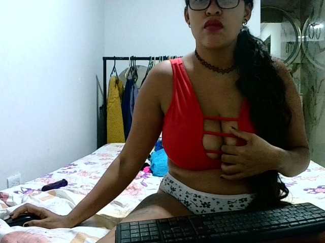 aisha5 live cam on BongaCams