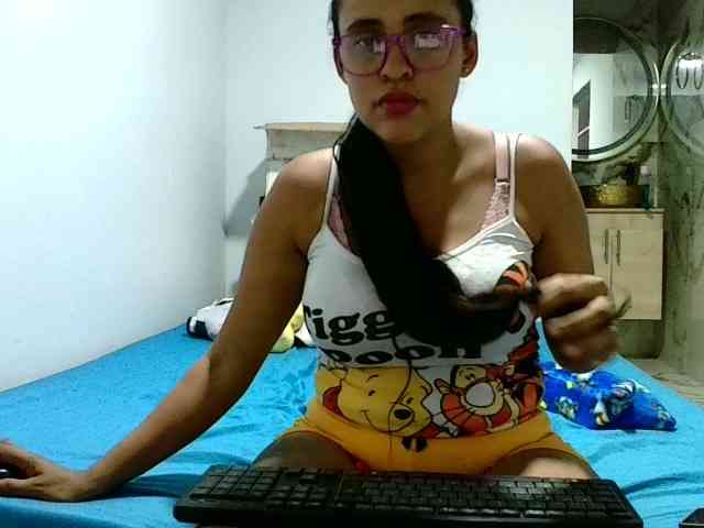 aisha5 Live Webcam on BongaCams