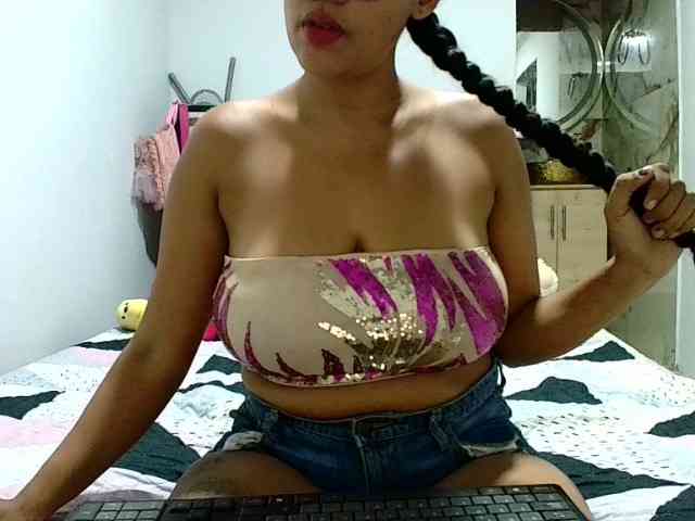aisha5 webcam