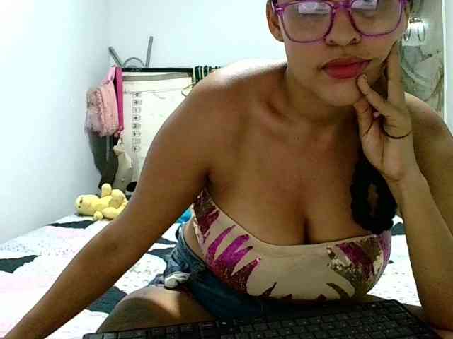 aisha5 webcam