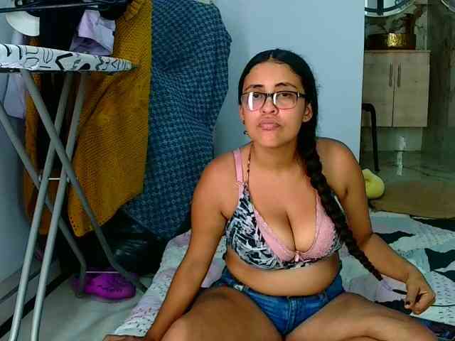 aisha5 webcam