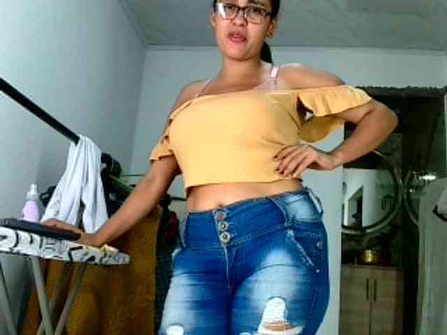 aisha5 webcam