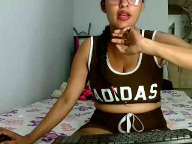 aisha5 webcam