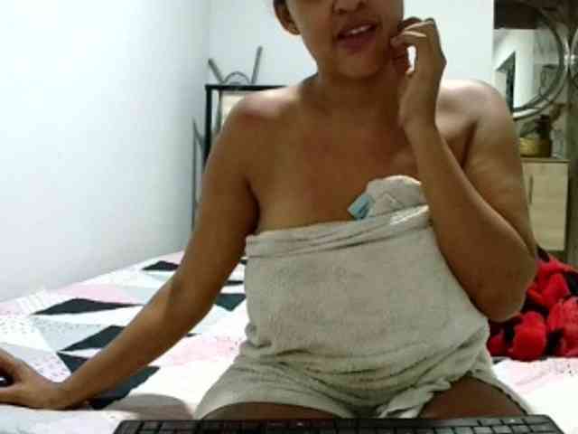aisha5 webcam