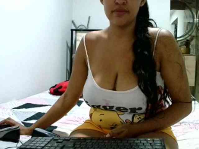 aisha5 webcam