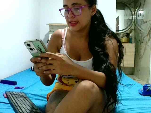 aisha5 Live Webcam on BongaCams