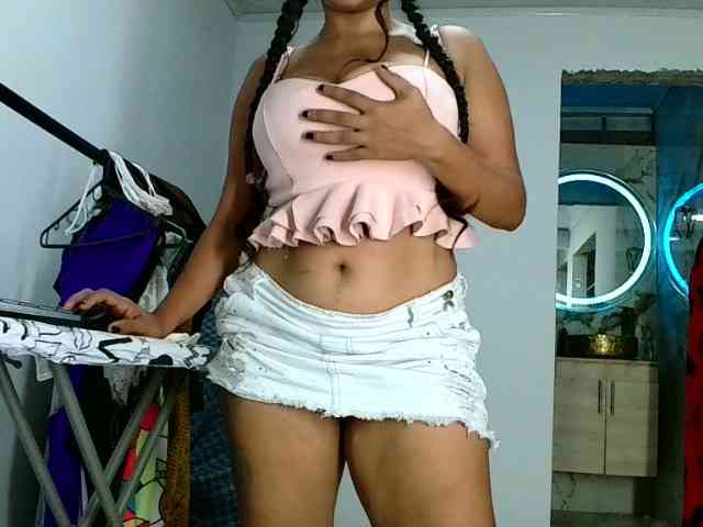 aisha5 webcam