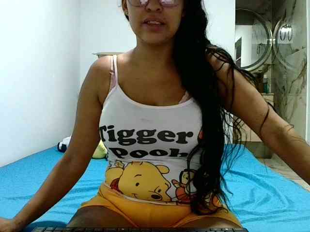 aisha5 Live Webcam on BongaCams