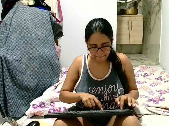 aisha5 webcam