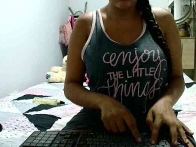 aisha5 webcam
