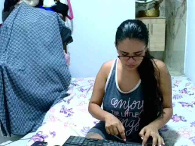 aisha5 webcam