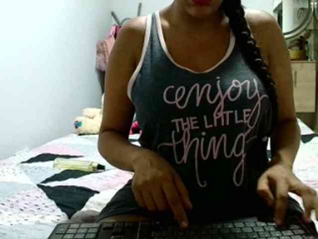 aisha5 webcam