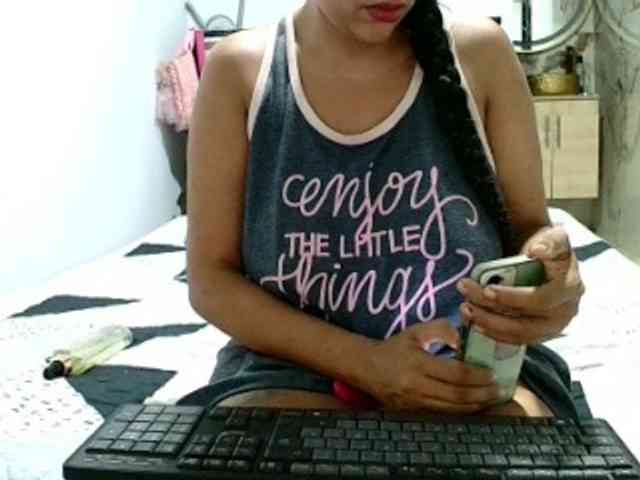 aisha5 webcam