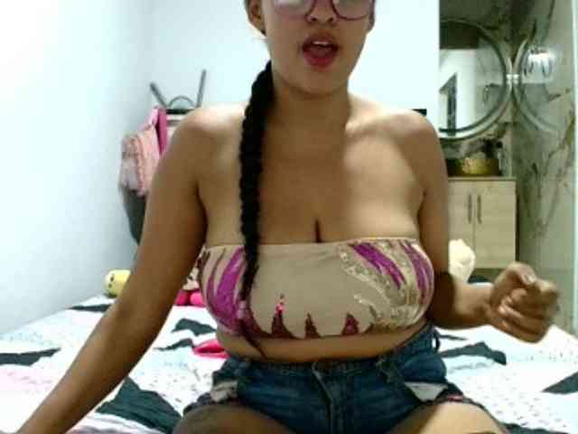 aisha5 webcam