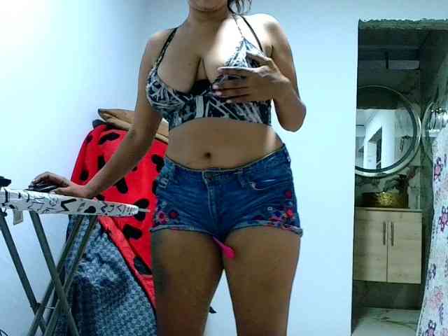 aisha5 webcam